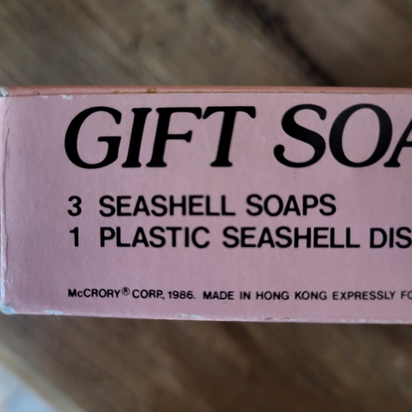 Vintage seashell soaps - Picture 5 of 6